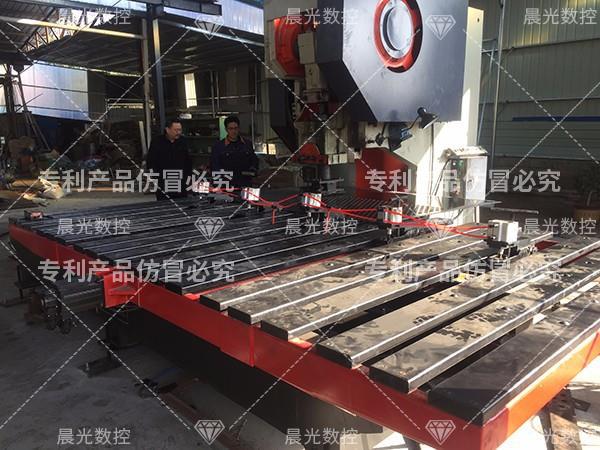 冬季應(yīng)該如何讓沖床自動送料機(jī)防凍呢？